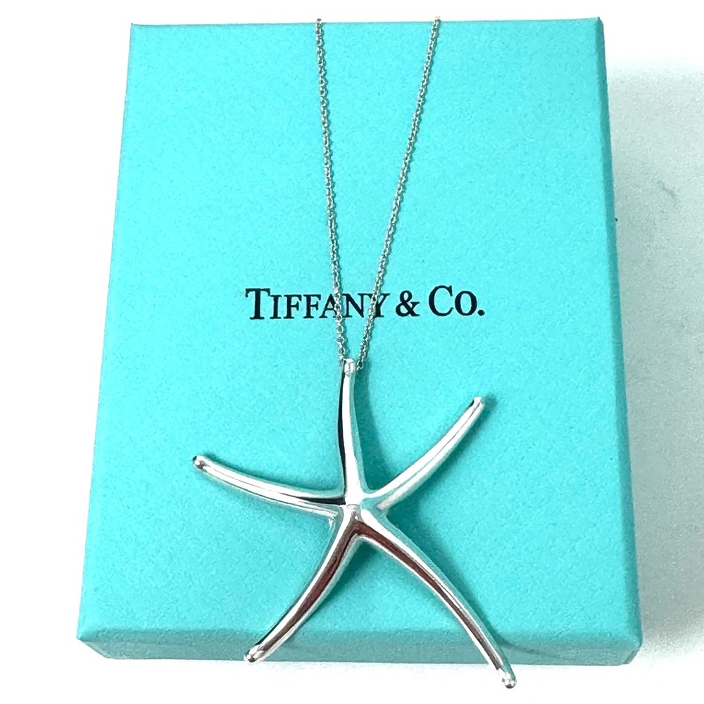 Authentic Tiffany & Co. Peretti Rare Vintage Starfish Pendant Necklace.